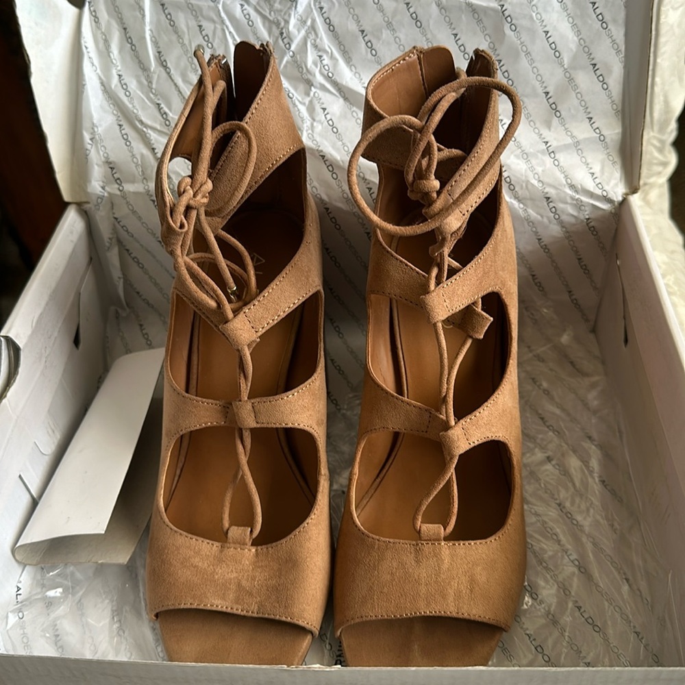 Aldo Size 9 Legarewiel Tan Sandals (lightly worn) Great Condition
